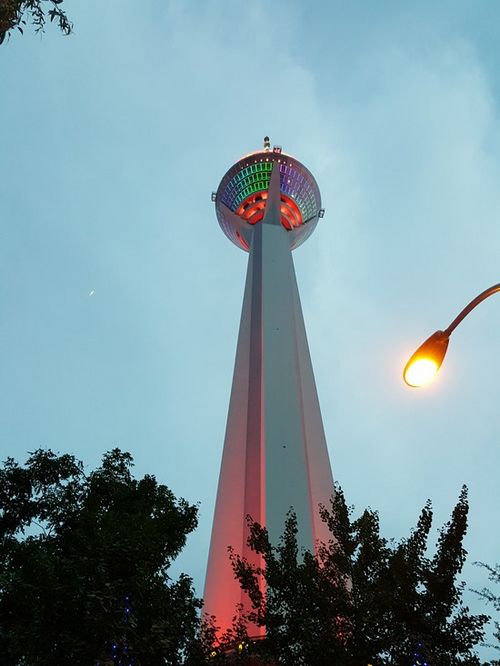 登高望远，西部第一高塔