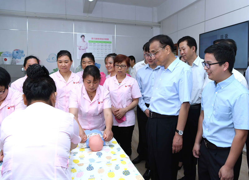 李克强:希望湖南当好承接东部产业转移的“领头雁”(图6) 李克强:希望湖南当好承接东部产业转移的“领头雁”(图6)