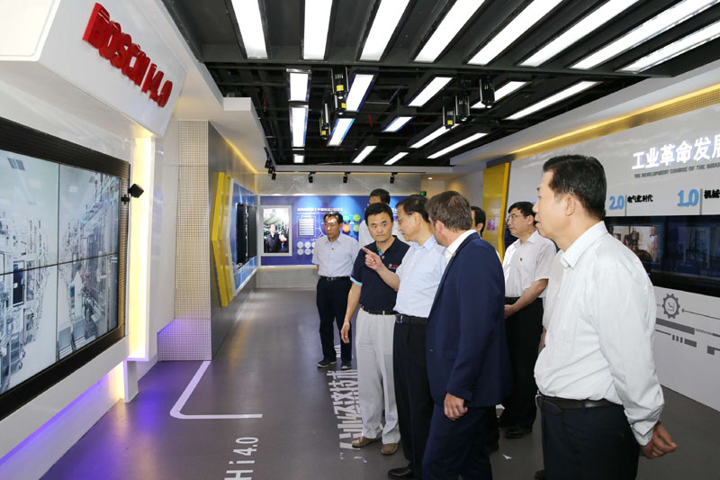 李克强:希望湖南当好承接东部产业转移的“领头雁”(图5) 李克强:希望湖南当好承接东部产业转移的“领头雁”(图5)
