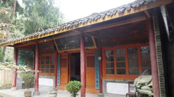 受研究所委托编纂地方红色文化志书(图6)